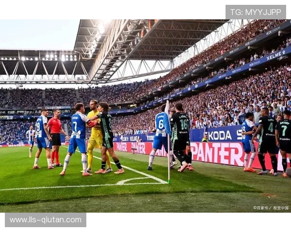 亚特兰大3-0法兰克福，卢克曼与德凯特拉雷双双传射