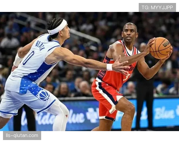 “人物聚焦：35岁的克里斯-保罗，如何在第二阵容中通过“提前指挥落位”掌控战术节奏”